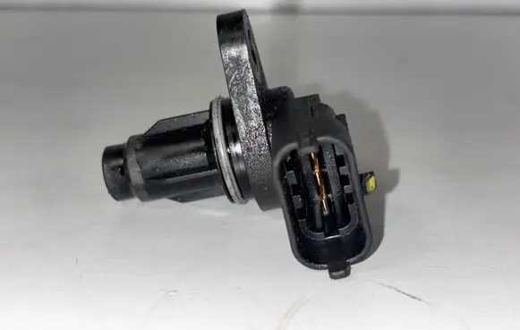 KIA Sportage Camshaft position sensor 393002F000