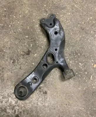 Toyota RAV 4 (XA30) Front lower control arm/wishbone