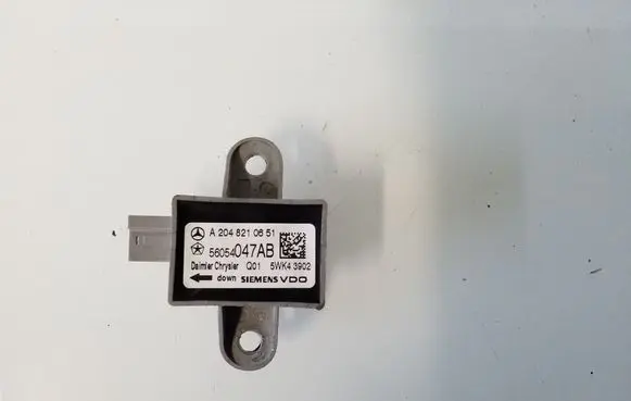 Mercedes-Benz C W204 Airbag deployment crash/impact sensor A2048210651 56054047AB
