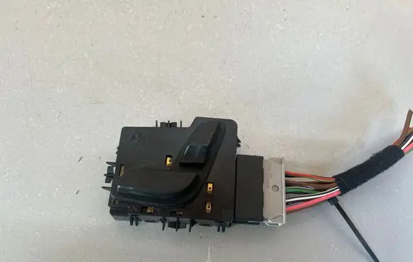 Mercedes-Benz E W213 Seat control switch A2059052702