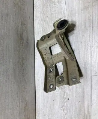 Battery box tray