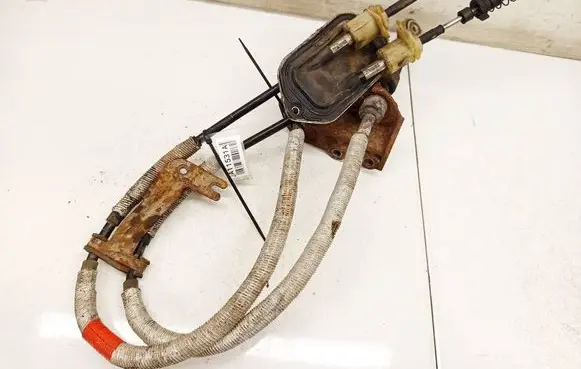 Toyota Yaris Gear shift cable linkage 6070200009