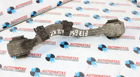 Rear control arm