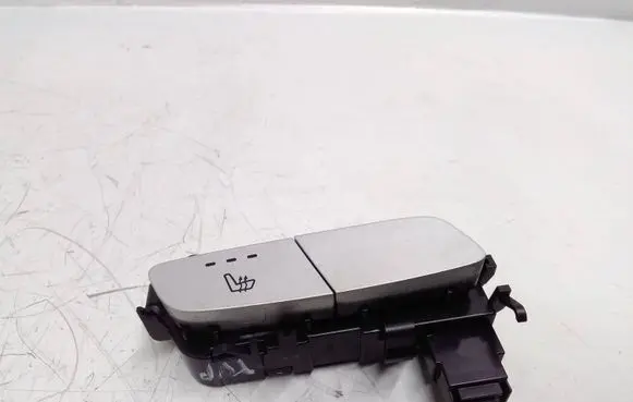 Mercedes-Benz C W205 Seat heating switch A2139057302 12852678