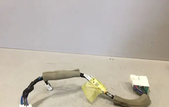 Subaru Legacy Front door wiring loom/harness boot 
