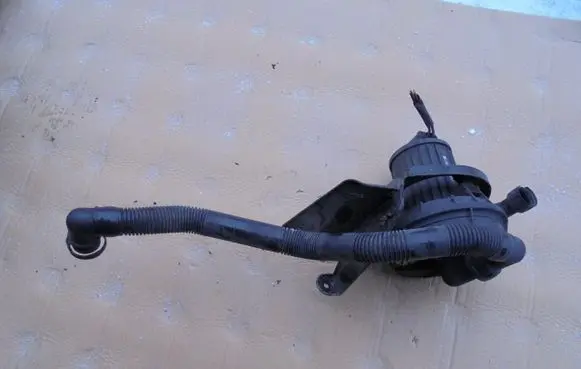 Audi A4 S4 B6 8E 8H Secondary air pump 06A959253B