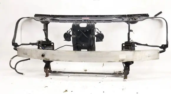 Mercedes-Benz R W251 Front bodywork piece A2515840138