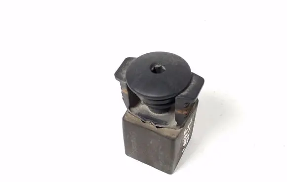 Mercedes-Benz C W203 Radiator mount bracket A2035040059