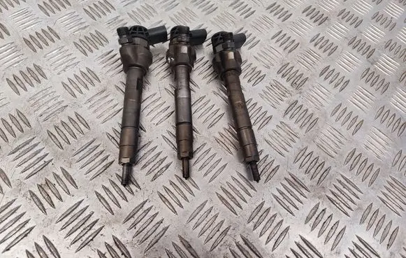 BMW 5 F10 F11 Fuel injector 7810702