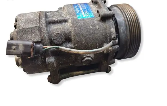 Volkswagen Golf IV Air conditioning (A/C) compressor (pump) 1J0820803K 3047706424