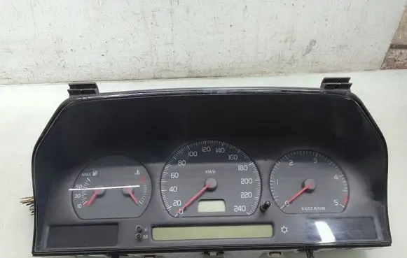 Volvo S70 V70 V70 XC Speedometer (instrument cluster) 9472523 69294240T