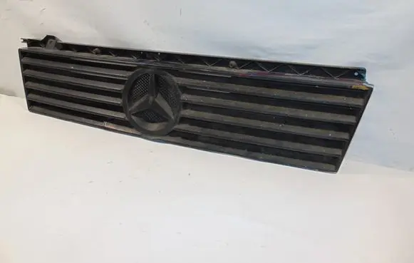 Mercedes-Benz 100 W631 Front bumper upper radiator grill A6317510218