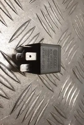 Audi A6 S6 C6 4F Other relay 8D0951253A
