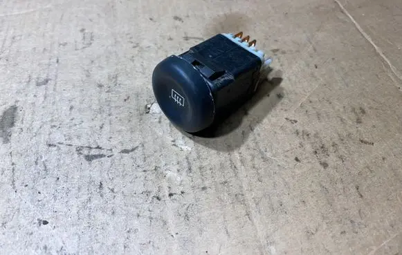 Renault Master II Windscreen/window heater switch 8200047293 M2349