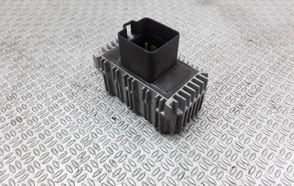 Opel Sintra Glow plug pre-heat relay 90508974