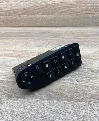 BMW 5 E39 Electric window control switch 8380646
