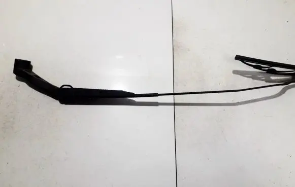 Hyundai i20 (PB PBT) Front wiper blade arm