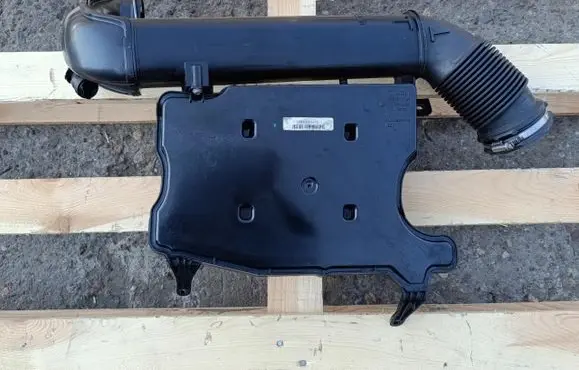 BMW X1 F48 F49 Intake resonator 