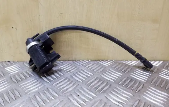 Mercedes-Benz A W168 Turbo solenoid valve A0051535528 70078200