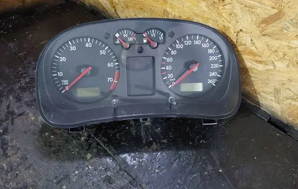 Volkswagen Golf IV Speedometer (instrument cluster) 1J0919860D 0263604000