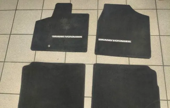 Chrysler Grand Voyager V Car floor mat set 63248BR 1GS40TRMAA