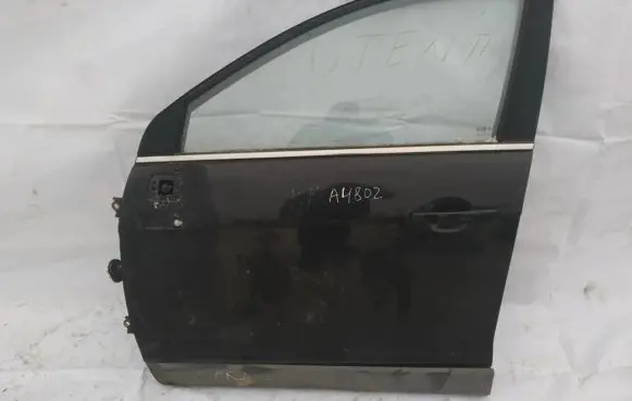 Chevrolet Captiva Front door juoda