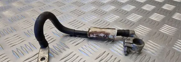 Volkswagen Jetta V Negative earth cable (battery)