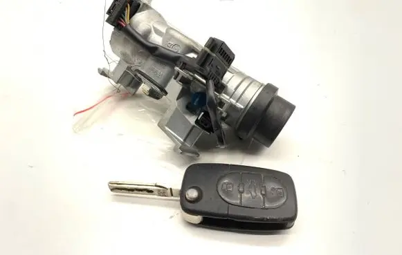 Audi A3 S3 8P Ignition lock 1K0905851B