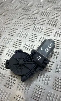 Nissan Qashqai+2 Front door window regulator motor 402033