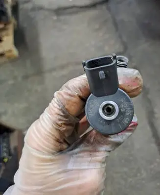 BMW 5 E39 Fuel injector 0445110266