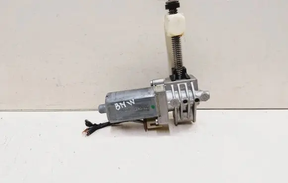 BMW 5 E60 E61 Seat adjustment motor 0390203273 8342927