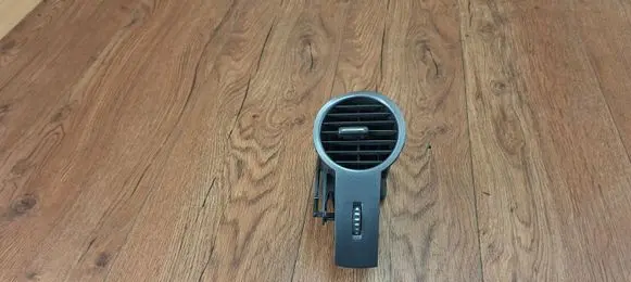 Renault Espace IV Dashboard side air vent grill/cover trim 7701063285 7701067996