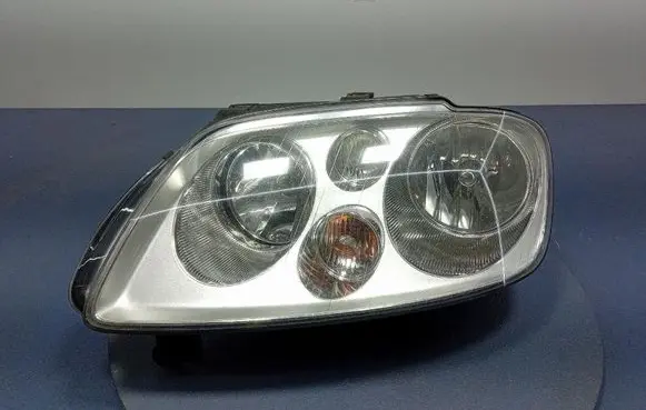 Volkswagen Touran I Headlight/headlamp 1T0941005F