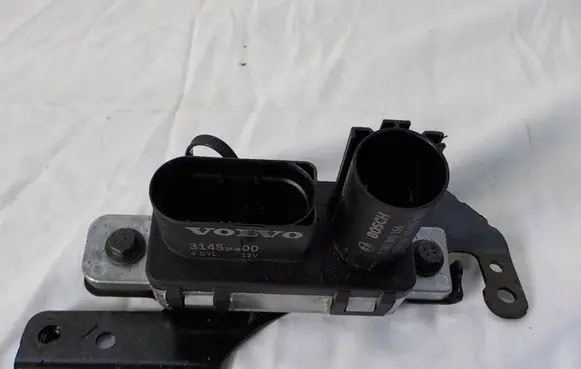 Volvo S90, V90 Glow plug pre-heat relay 31459300
