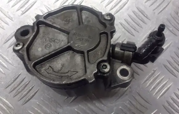 Ford C-MAX I Vacuum pump D156-1B