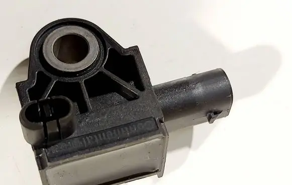 Chrysler Pacifica Airbag deployment crash/impact sensor 68245080AA 44076 010219