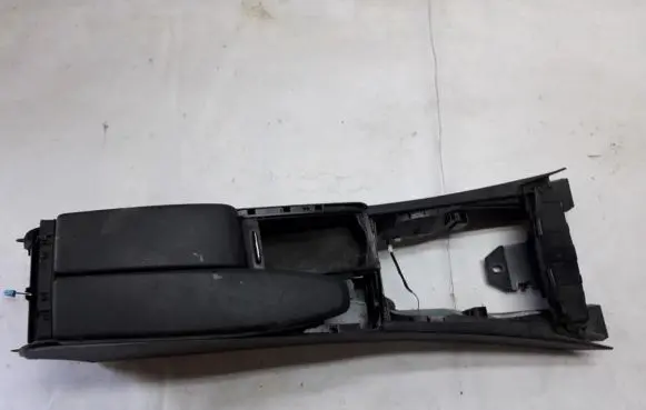 Mercedes-Benz C AMG W204 Armrest A2045401307 A2046800150