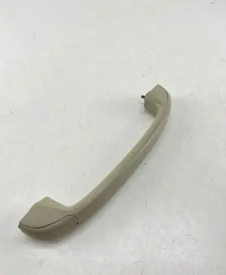 Nissan Elgrand A set of handles for the ceiling 