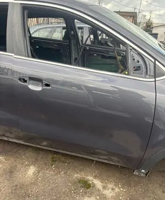 KIA Sportage Front door