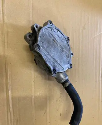 BMW 3 E90 E91 Vacuum pump 68739010 1166750265606