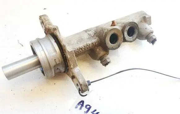 Volkswagen Golf Plus Master brake cylinder 0204y21511