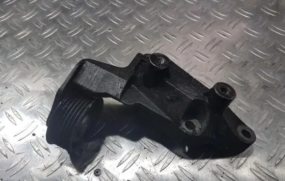 Ford Mondeo Mk III Engine mounting bracket xs7e10039ba xs7e-10039-ba