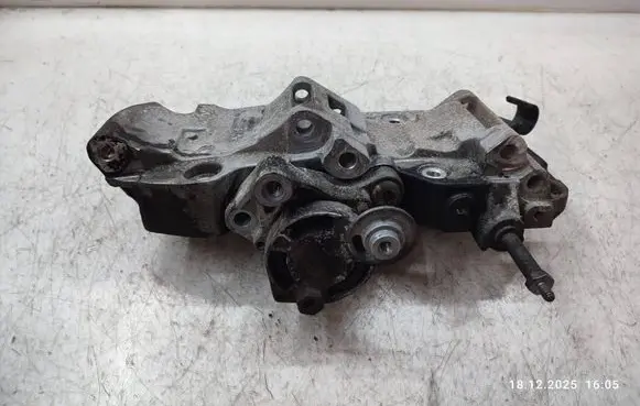 BMW 3 F30 F35 F31 Generator/alternator bracket 8506863