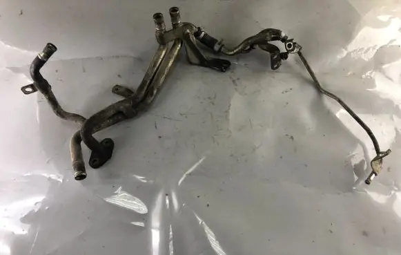 Nissan Patrol Y61 Engine coolant pipe/hose