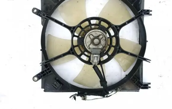 Toyota RAV 4 (XA10) Radiator cooling fan shroud 1636323010 16363-23010