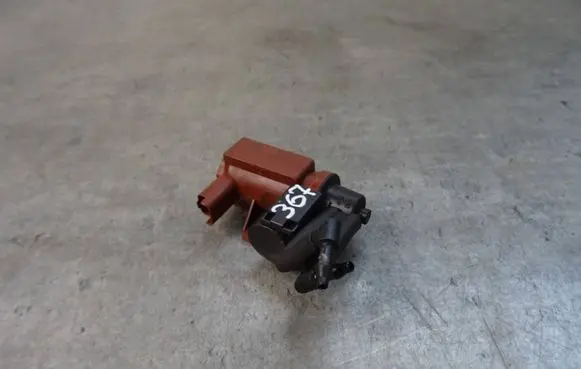 Volvo V50 Turbo solenoid valve 6G9Q-9E882-CA