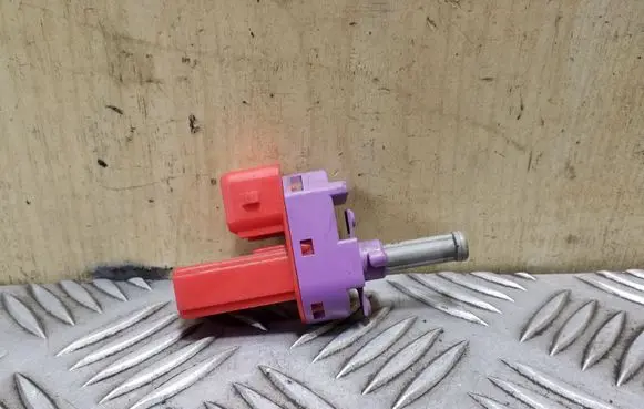 Clutch pedal sensor