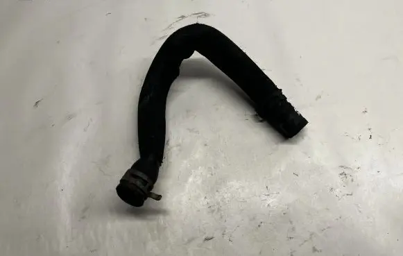 Audi A8 S8 D4 4H Engine coolant pipe/hose 4H0121058E