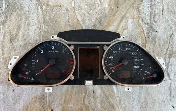 Audi Q7 4L Speedometer (instrument cluster) 4L0920981B 503001727000 4F0910930C