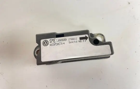 Volkswagen PASSAT B5 Airbag deployment crash/impact sensor 1J0906606N